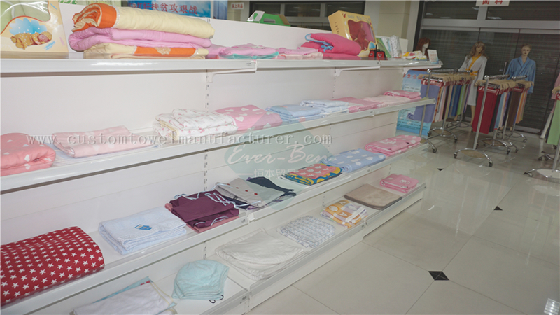 China Custom Long travel towel Wholesale bulk microfiber towels Manufacturer EverBen Towel show room